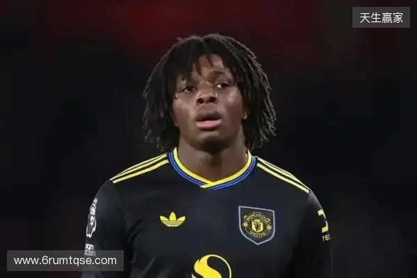TA:曼联球员多古腿筋受伤,预计伤缺10周 TA:曼联球员多古腿筋受伤,预计伤缺10周